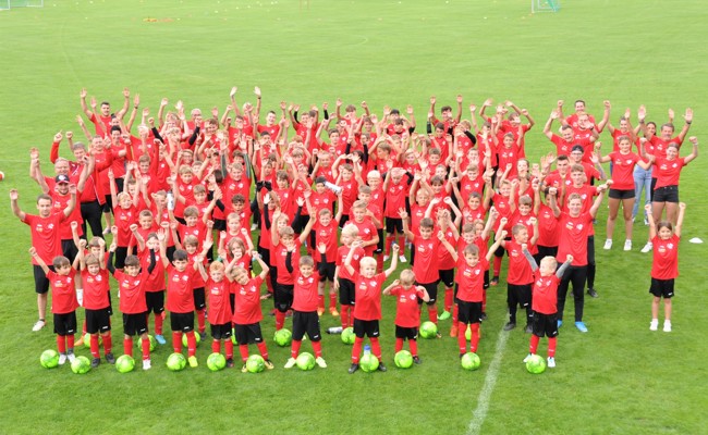 Campwoche des FC Montlingen mit Besuch zweier FCSG-Profis