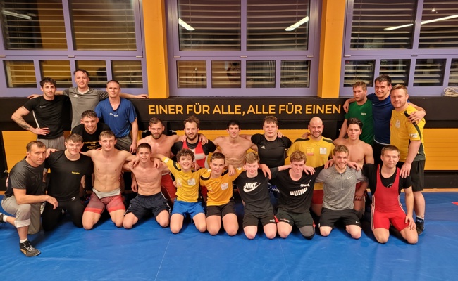 Kriessner Ringerfans reisen mit dem Fan-Car zum Halbfinal-Hinkampf