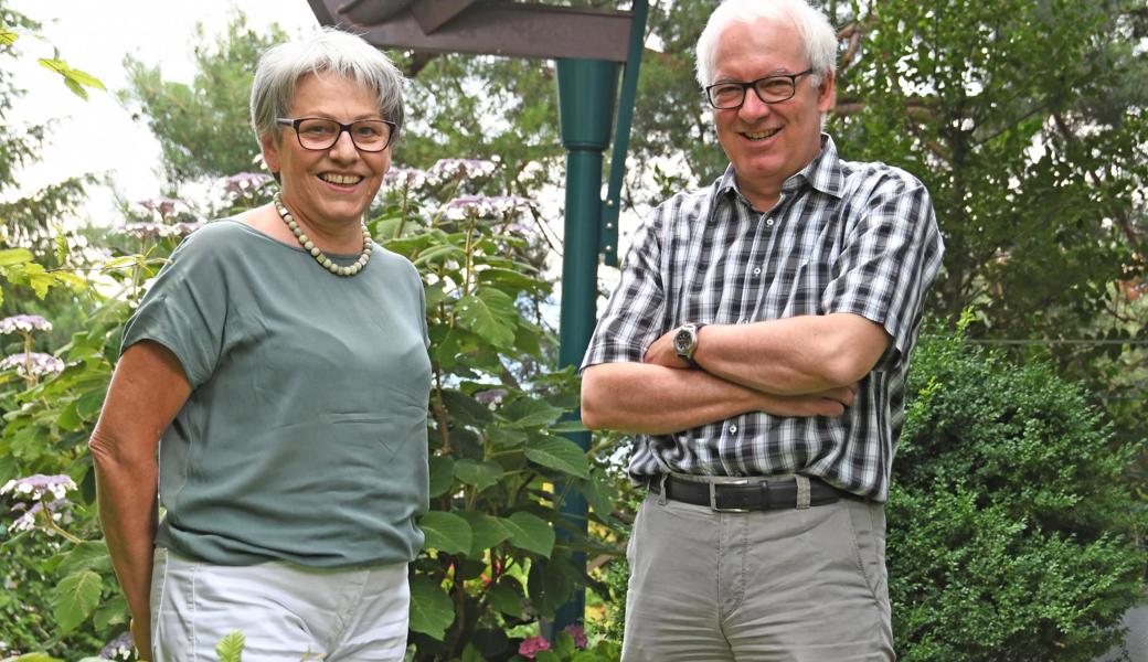 Irma Looser aus Altstätten (pensionierte Pflegefachfrau) und Martin Rhyner aus Lüchingen (Hausarzt in Heerbrugg) gehören dem Kernteam des Palliative Forums seit seiner Gründung vor fünf Jahren an. Mit der Ausdehnung des Netzwerkes möchten sie die weissen Flecken im Rheintal auf der Landkarte ausmerzen.  Irma Looser aus Altstätten (pensionierte Pflegefachfrau) und Martin Rhyner aus Lüchingen (Hausarzt in Heerbrugg) gehören dem Kernteam des Palliative Forums seit seiner Gründung vor fünf Jahren an. Mit der Ausdehnung des Netzwerkes möchten sie die weissen Flecken im Rheintal auf der Landkarte ausmerzen.