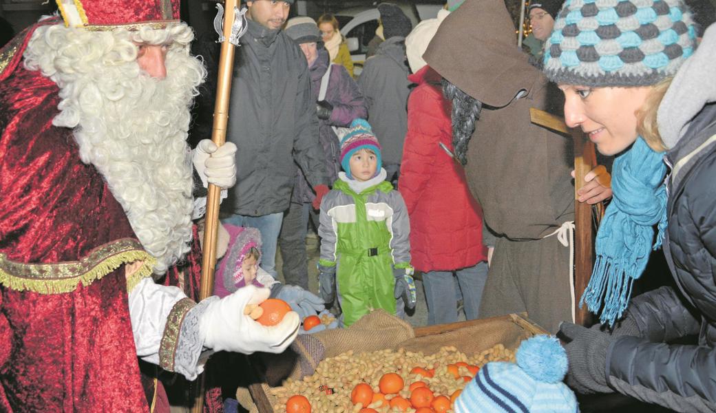 Der Samichlaus freut sich in Rebstein auf viele Eltern mit ihren Kindern. 
