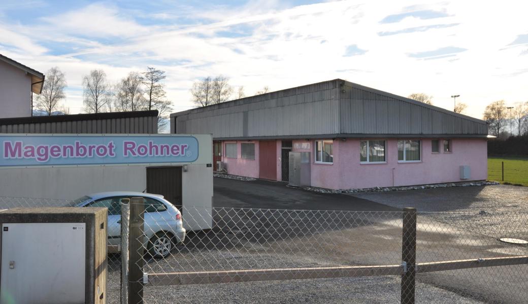 Rosafarben wie das Gebäude der Magenbrot Rohner AG an der Rietstrasse 10 in Rebstein sind auch die Magenbrot-Säcke, die das Rheintaler Traditionsunternehmen für seine Spezialitäten verwendet. 