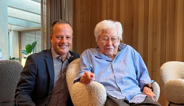 Rosa Köppel stiess mit vielen Gästen auf ihren 100. Geburtstag an Rosa Köppel stiess mit vielen Gästen auf ihren 100. Geburtstag an