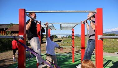 Fitness unter freiem Himmel: Balgach eröffnet neue Street-Workout-Anlage