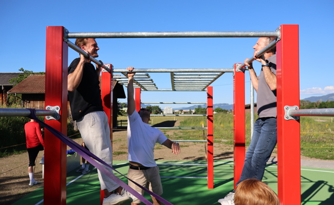 Fitness unter freiem Himmel: Balgach eröffnet neue Street-Workout-Anlage