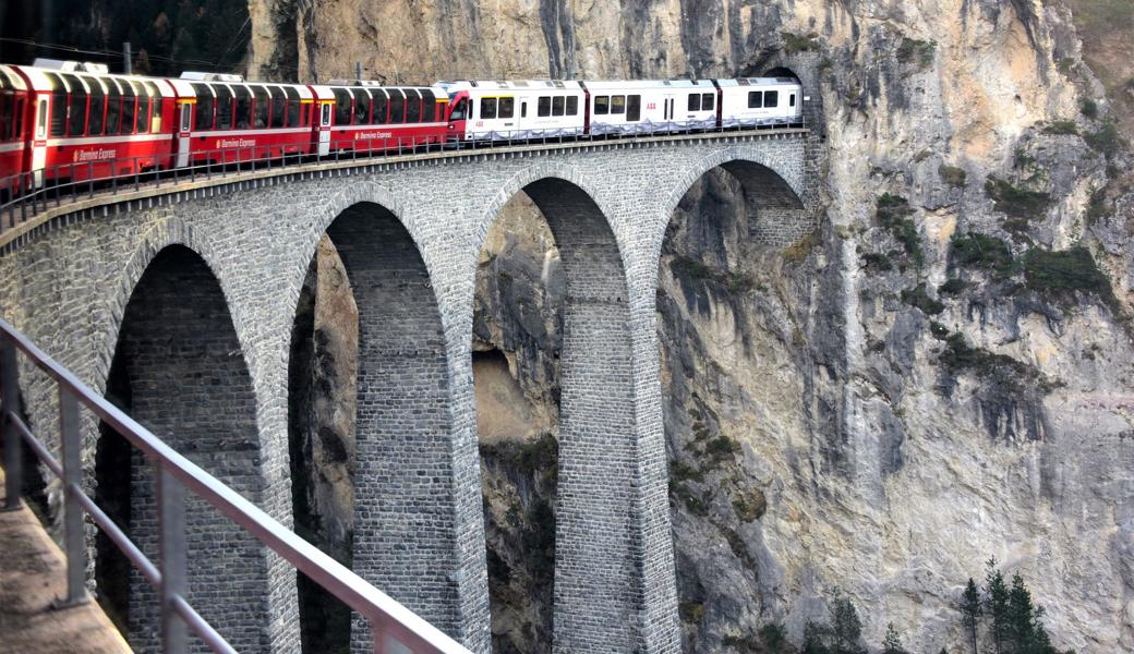 Ausflüge wie mit der Rhätischen Bahn übers Landwasserviadukt sind bei Bezügerinnen und Bezügern von Tages-Generalabonnements der Gemeinden besonders beliebt.