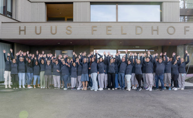 Funktionelle Softshell-Jacken für das gesamte Feldhof-Team
