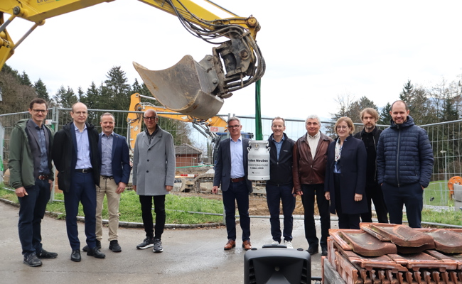 14-Millionen-Projekt auf Zielgeraden: Grundsteinlegung markiert Start des Wyden-Neubaus