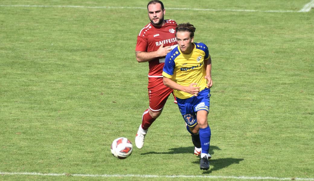 Kein gelungener Saisonstart: Nach vier Spielen sind sowohl Au-Berneck (in Gelb Daniele Varano) wie auch Montlingen (Fabio Klingler) in der zweiten Tabellenhälfte anzutreffen.