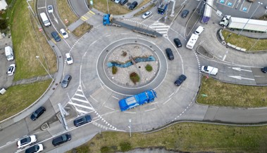 Kreisel bei der Autobahn: Ohne Ampelanlage und mit Turbokreisel läuft es besser