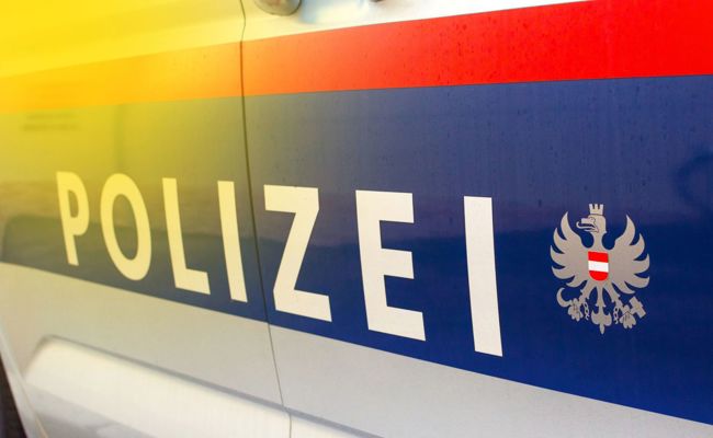 Jugendlicher versuchte brennenden Schuppen zu löschen
