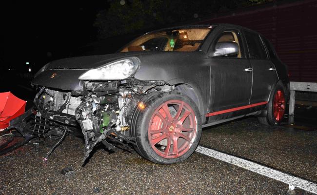 Wegen Aquaplaning verunfallt