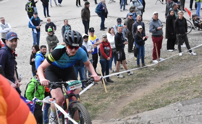 Als 18-Jährige verliess Vera Schmid den Mountainbike-Rennzirkus, drei Jahre später kehrt sie zurück
