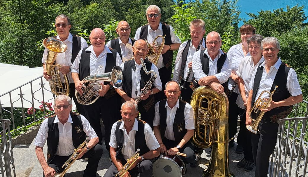 Die Hofkapelle Altstätten auf der Treppe des Grandhotels Giessbach am Brienzersee Die Hofkapelle Altstätten auf der Treppe des Grandhotels Giessbach am Brienzersee