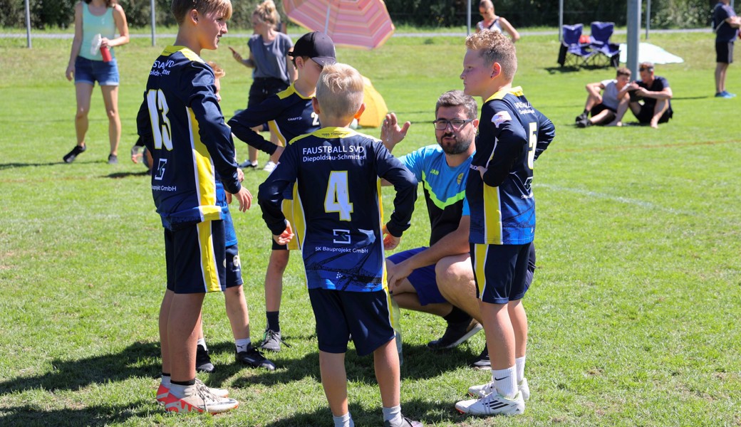 Faustballjugend aus der Schweiz spielte um die Meistertitel