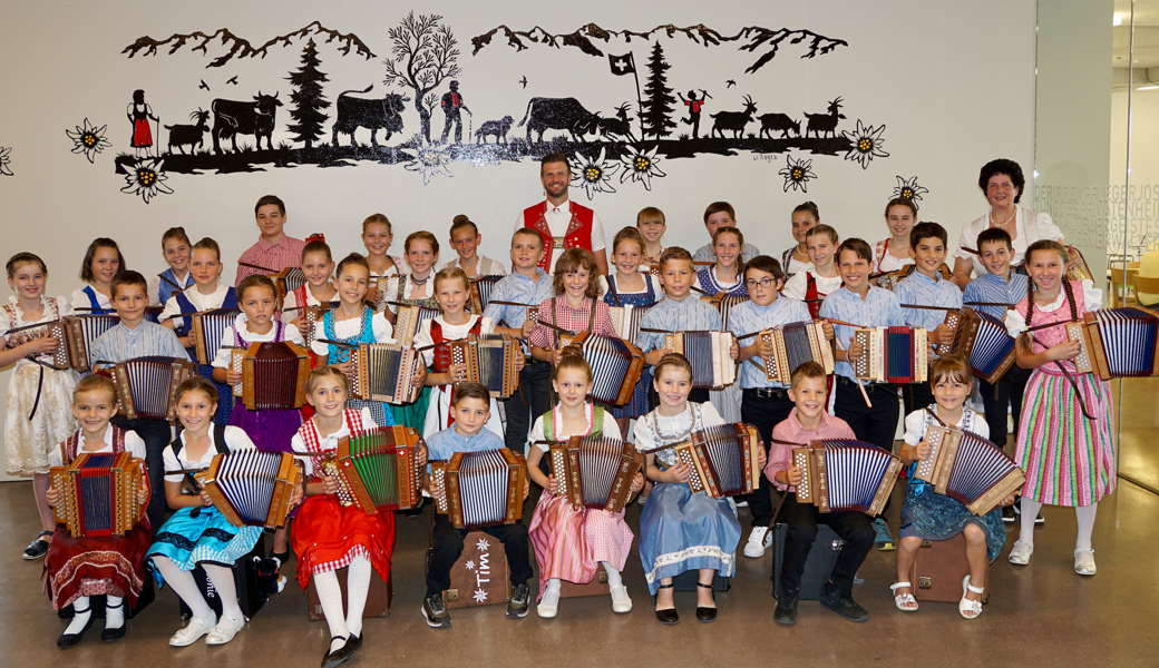 Nicolas Senn, Priska Seitz und 36 Musikschüler begeistern.