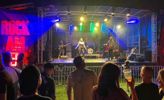 Rock am Fels: Durch die Sommernacht gefeiert