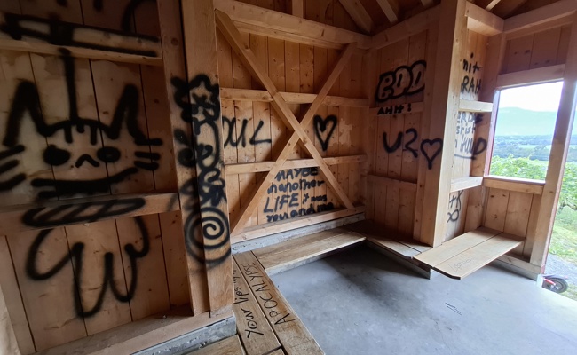 Vandalismus: Gemeinde duldet Schmierereien nicht und zeigt sie konsequent an