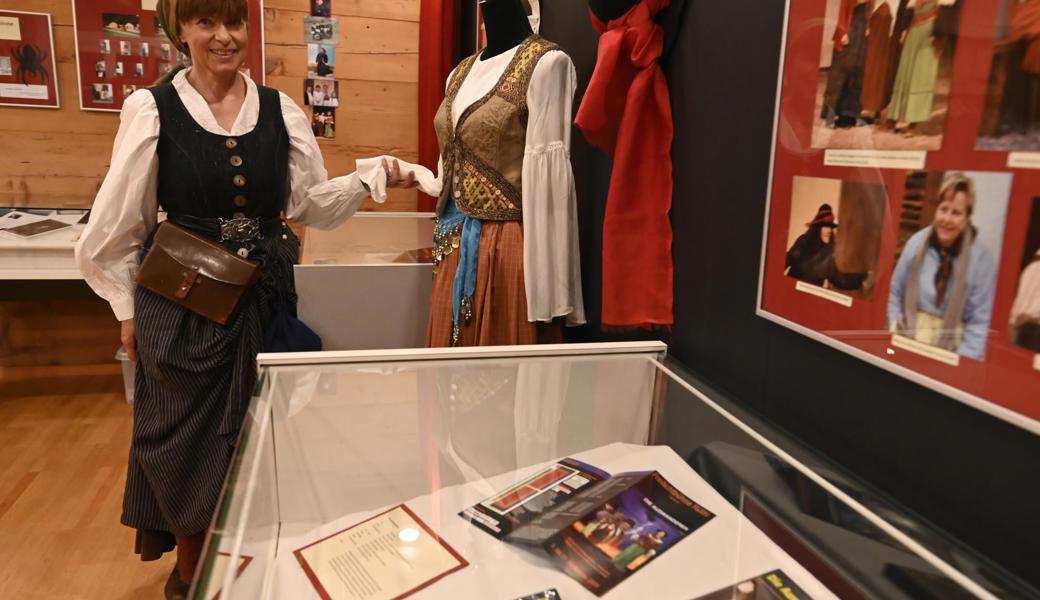 Vis à vis, im Ortsmuseum wurde derweil eine Sonderausstellung zu den Frauenrollen in den Inszenierungen der Freilichtspiele Rüthi eröffnet.