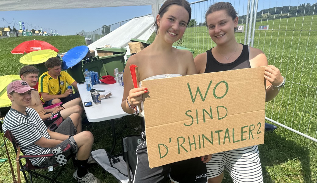 Immer im Openair-Gepäck mit dabei: Bierpong, Wasser und Aromat