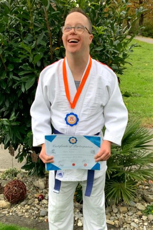 Kevin Hutter gewinnt in Griechenland die Goldmedaille Kevin Hutter gewinnt in Griechenland die Goldmedaille