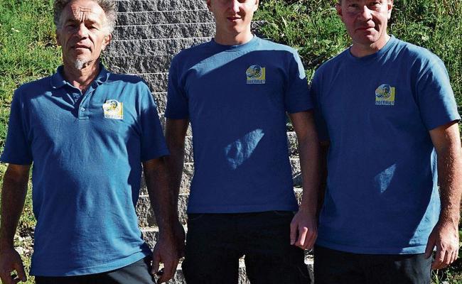 Sieben Pontoniere bestehen die Prüfung