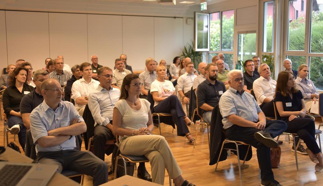 Trotz fast drei Stunden voller Referate riss die Aufmerksamkeitsspanne des Publikums im Optik-Hus niemals ab.