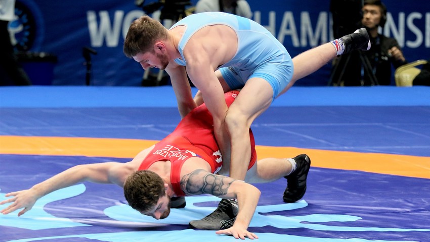 Andreas Vetsch (in Blau) bereitet sich aktuell auf die Olympia-Qualifikationsturniere vor. Andreas Vetsch (in Blau) bereitet sich aktuell auf die Olympia-Qualifikationsturniere vor.