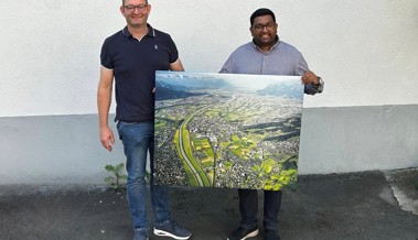 Janojan «Tschäno» Thambirajah wird für sein Engagement in der FDP geehrt