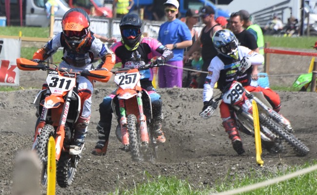 Dröhnende Motoren und spannende Rennen am Motocross Oberriet – die Bilder