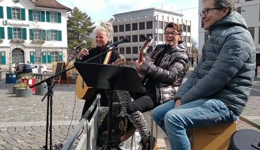 Konzerte auf dem Autoanhänger und auf dem Böötli