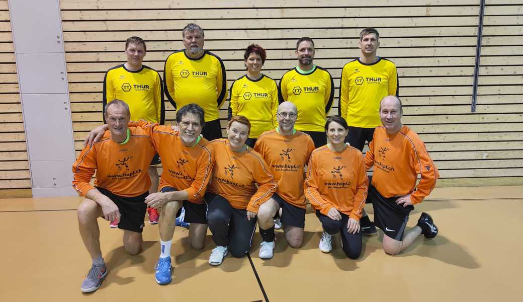 Die Senioren des FB Montlingen spielten eine erfolgreiche Hallensaison.  Die Senioren des FB Montlingen spielten eine erfolgreiche Hallensaison.