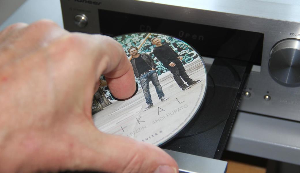 Die sieben Stücke mit einer Spieldauer von insgesamt rund einer halben Stunde liegen derzeit erst als CD vor, werden aber in etwa einem Monat auch auf Streamingdiensten zu finden sein. 