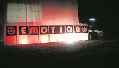 Licht- und Feuershow zum Auftakt