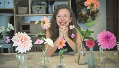 Balgacherin fertigt Kunstwerke aus selbst angebauten Blumen