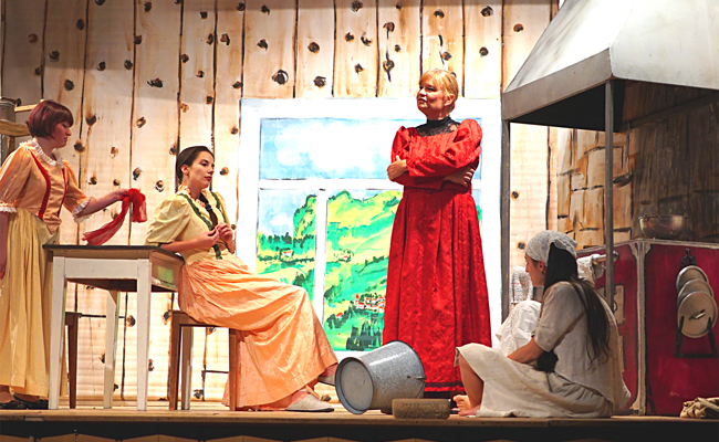 Eintauchen ins Land der Märchen: Reisetheater führt Aschenbrödel auf