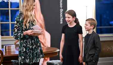 An der Buchvernissage über Familienanekdoten waren auch die Kinder und ein politischer Gast dabei