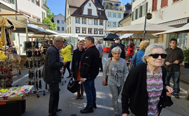 Altstätter Maimarkt ist bereits am Donnerstagvormittag gut besucht