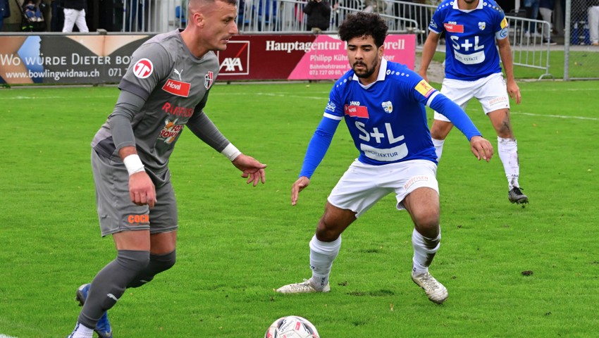 Die Hauptaufgabe von Carlos Daniel Giovetti de Almeida ist aber die Abwehr. Diesen Auftrag erfüllt er konsequent und hartnäckig – ganz zur Freude von Co-Trainer Daniel Lüchinger.