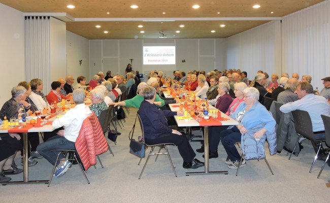 Beim Singen des Hochzeitslieds mit den Zweitklässlern bekamen alle Hühnerhaut