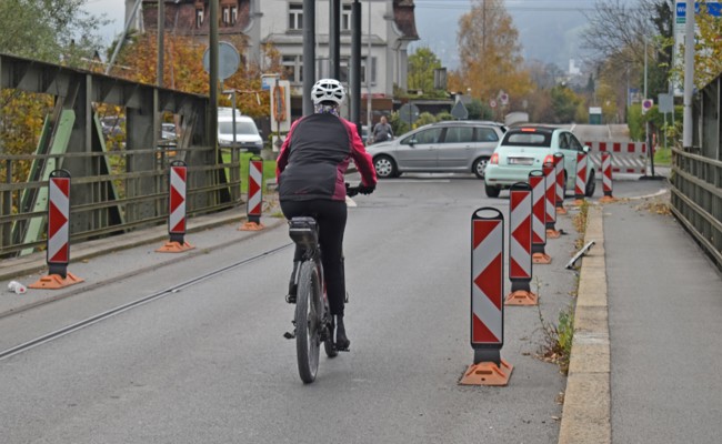 Wiesenrainbrücke bald wieder offen - jetzt aber Vorsicht beim Kreiselfahren in Österreich!