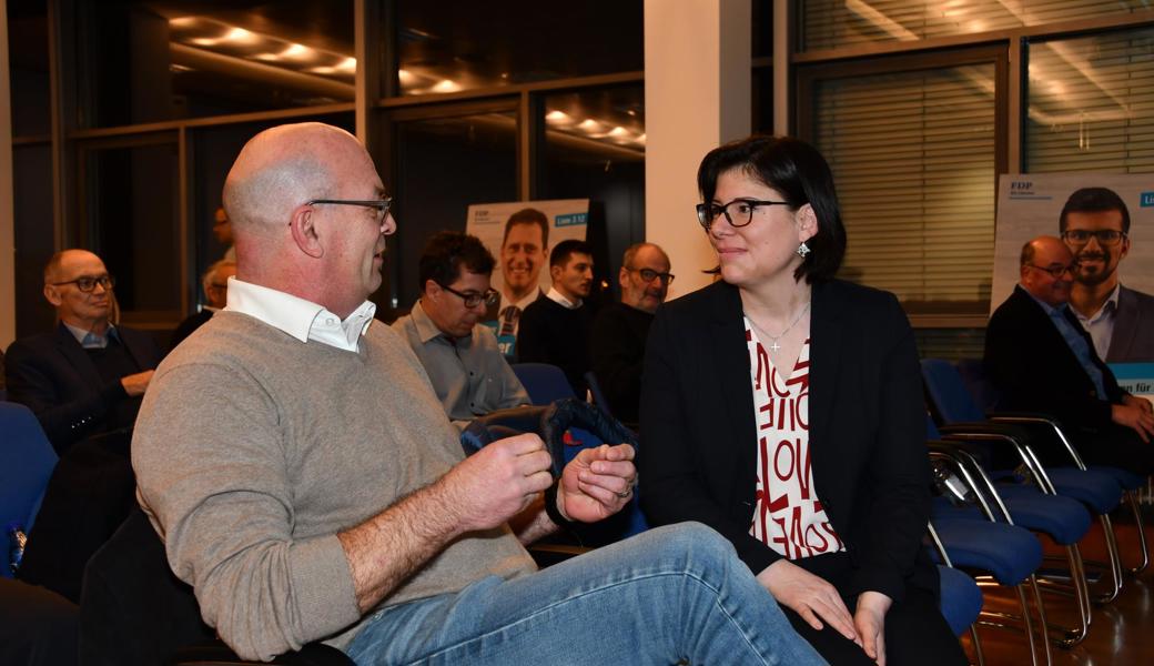 Gemeindepräsident Rolf Huber und Priska Jansen (Geschaftsleitung Jansen AG).