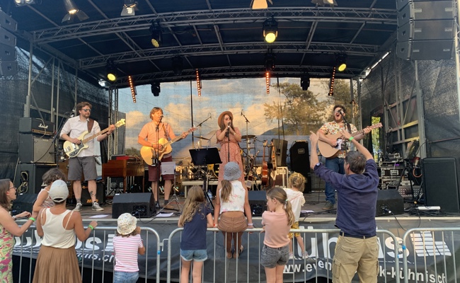 Blues und Rock in der Steinarena des Rheinauenparks