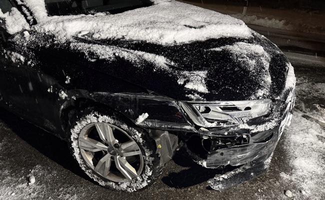 Wegen starken Schneefalls: 23-Jähriger kollidiert mit der Leitplanke bleibt aber unverletzt