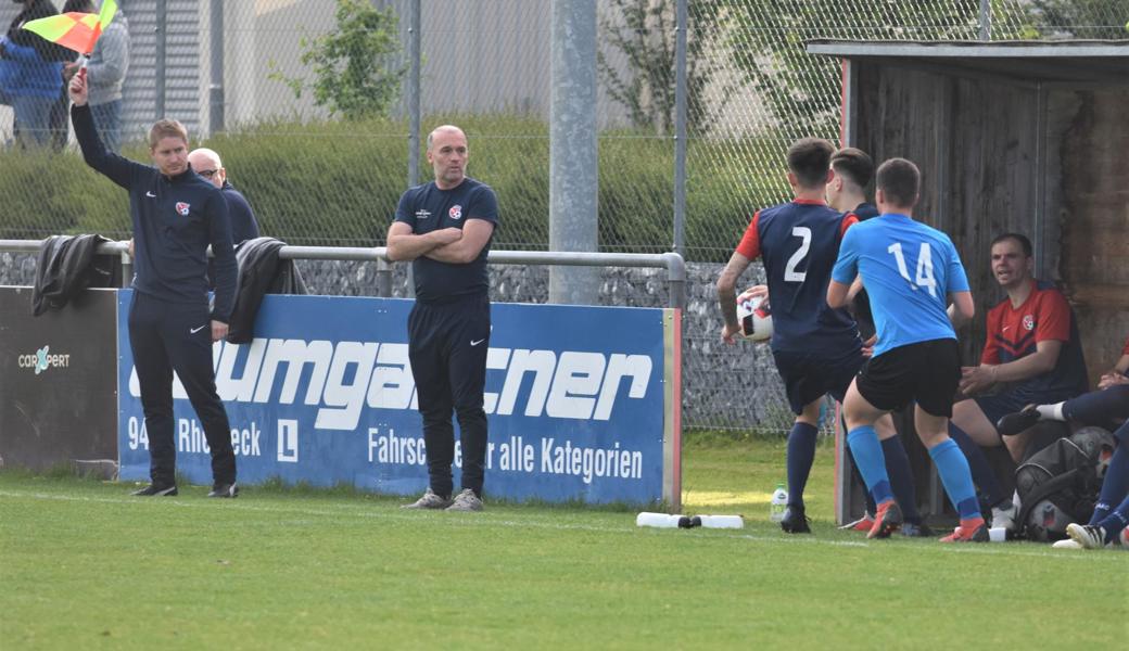 Andy Giger (Mitte) ist nicht mehr Rheineck-Trainer. Vorerst übernehmen Sportchef Michael Hausmann (links) und Gigers Co-Trainer Klainti Tsalekou diese Aufgabe – solang sie dürfen.