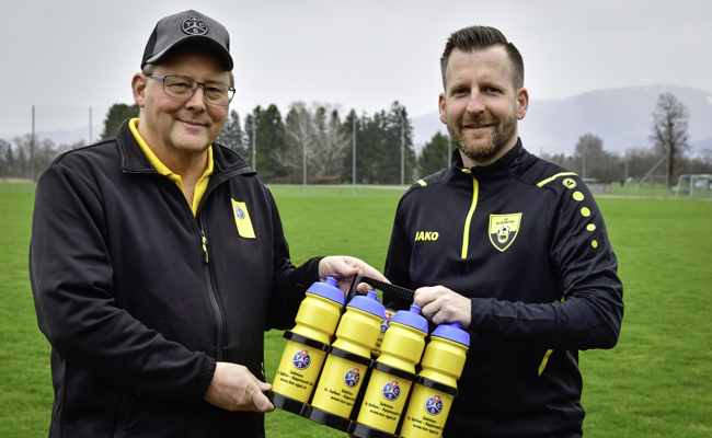 Lauter Flaschen beim Fussballclub