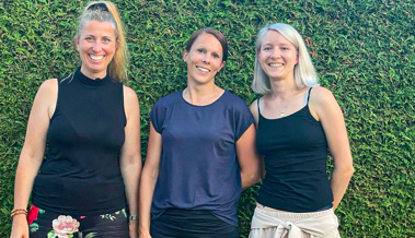 Fasnachtsbegeisterte Frauen übernehmen den Rheinecker Umzug