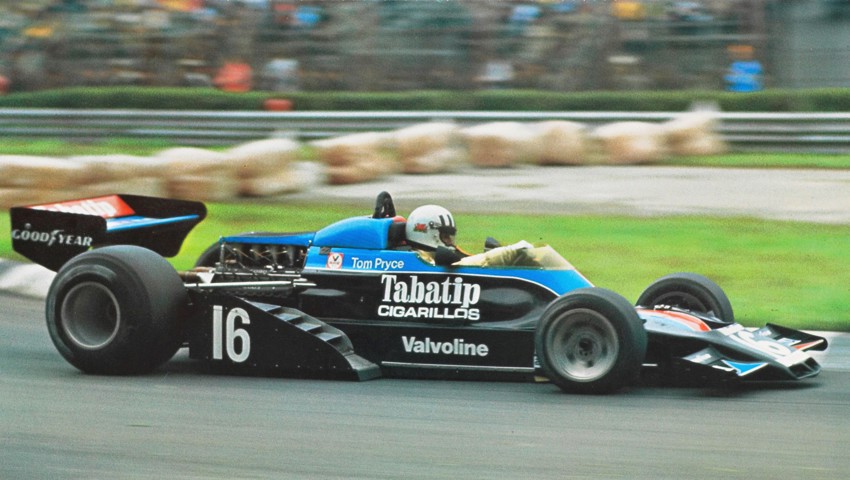 Der in einem Rennen in Südafrika gestorbene Tom Pryce in seinem Boliden. Der in einem Rennen in Südafrika gestorbene Tom Pryce in seinem Boliden.