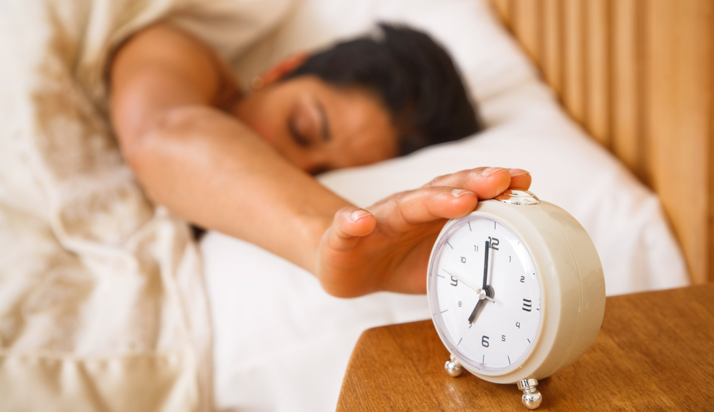Probleme beim Aufstehen am Morgen? Dieser Trick mit dem Wecker hilft angeblich