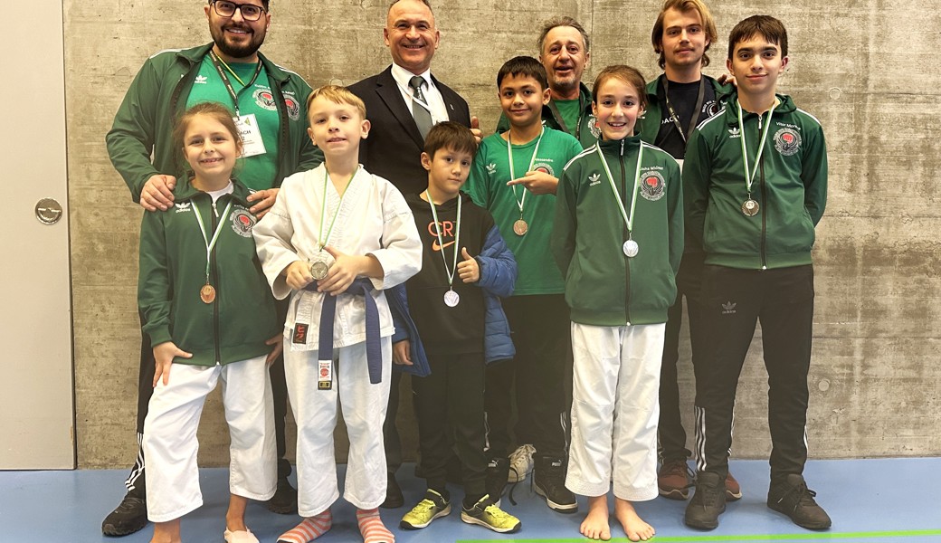 Die erfolgreichen Karatekas in Kreuzlingen.