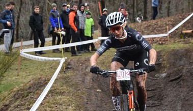 An teilweise im Wasser stattfindende Rennen angepasst: Jolanda Neff siegt überlegen im Tessiner Schlamm An teilweise im Wasser stattfindende Rennen angepasst: Jolanda Neff siegt überlegen im Tessiner Schlamm